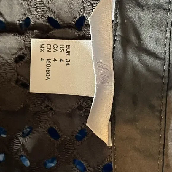 H&M Green Button Up Top. Size 4. - Picture 3 of 3